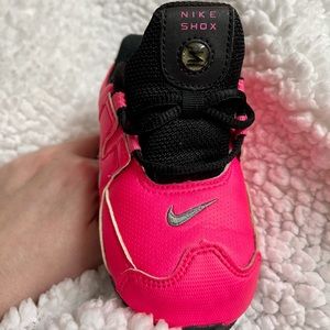Nike Shox NZ Kids Hyper Pink Metallic Silver Black